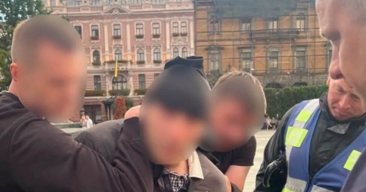 На акції у Львові затримали чоловіка з ножем, його особу встановлено