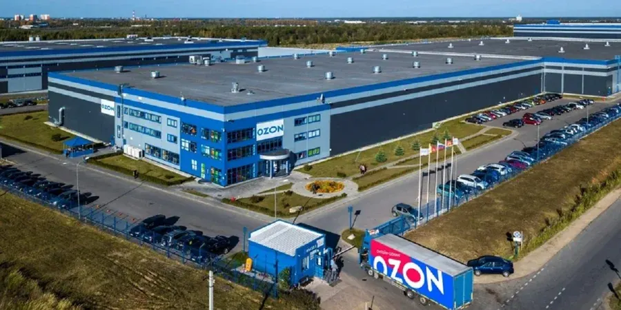 Акції Ozon впали майже на 30% після ударів БПЛА по складах