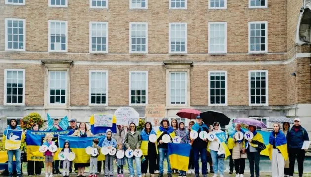 У Бристолі відбулася акція на підтримку жителів окупованих Олешок