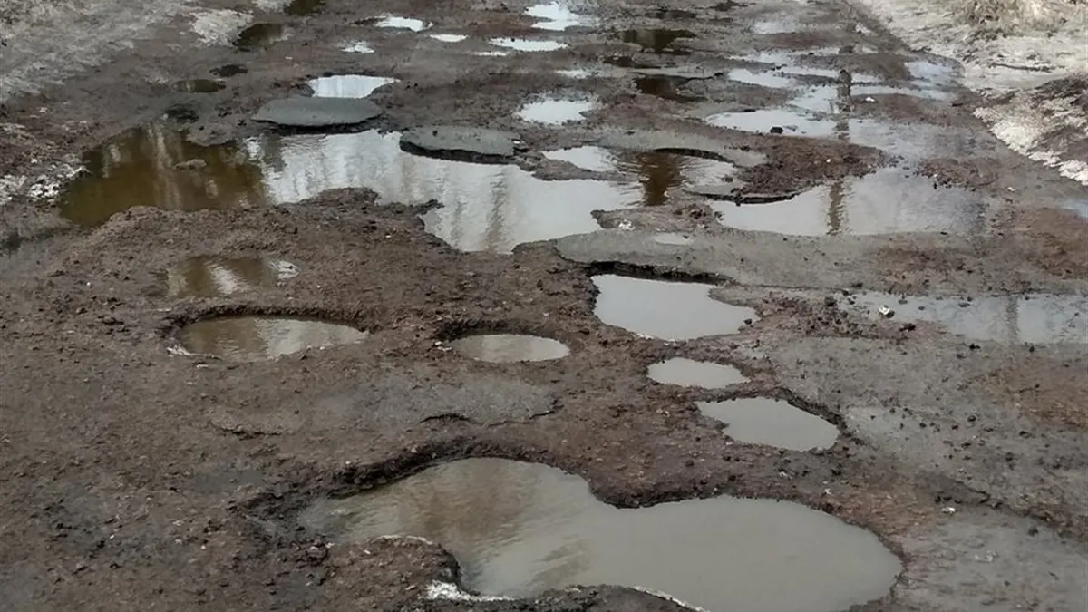 У Черкасах просять відремонтувати об'їзну дорогу біля Хуторів