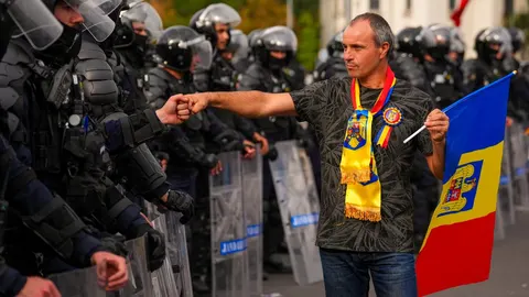 У Бухаресті протести фермерів переросли в сутички: постраждали 24 протестувальни