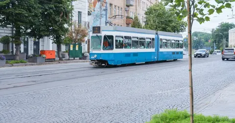 У Вінниці пропонують дозволити авто заїзд на трамвайні колії на Соборній