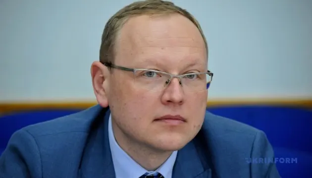 Політолог Басараб назвав протести щодо військових кадрів «постмодерним більшовизмом»