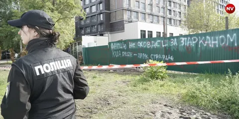 Сутички на Теремках у Києві: активістка розповіла про травму руки