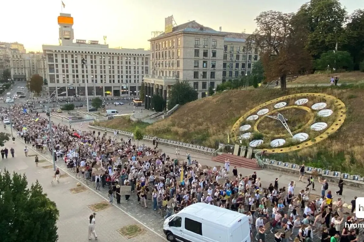 Кияни місяць вимагають повернення Федорова на посаду міністра оборони