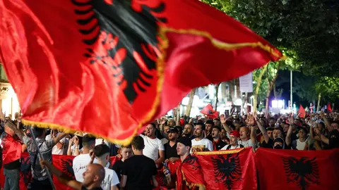 Meta блокує Instagram-акаунти албанських активістів через протести проти курорту Кушнера