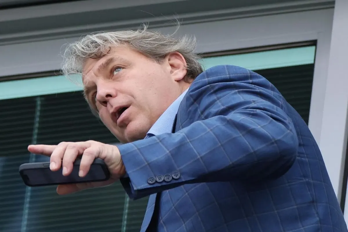 Тодд Боелі продав свою частку в «Челсі» та залишив посаду голови ради директорів