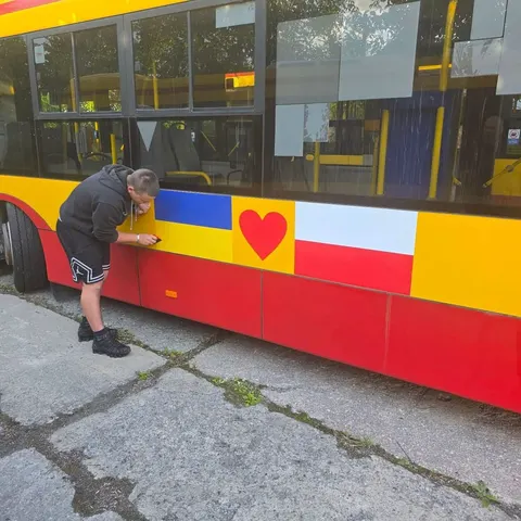Автобуси для Вінниці, навколо яких спалахнув скандал, вирушили з Польщі в Україн