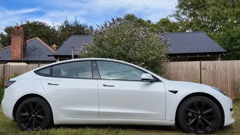 Tesla Model 3 після 125 тис. км зберегла 92% ємності батареї