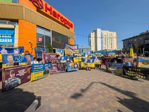 Маріупольці в Дніпрі, Хмельницькому та Тернополі долучилися до акцій на підтримк