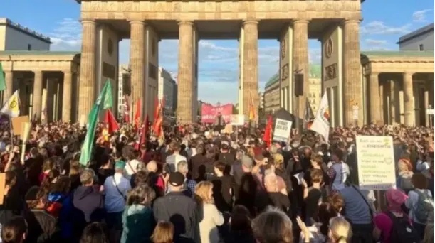 У Берліні 5 тисяч людей протестували проти перемоги "АдН"