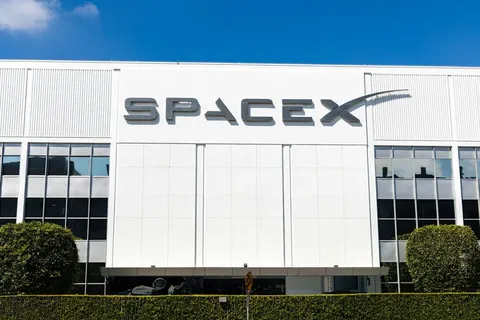 Акції SpaceX впали на 7% після першого квартального звіту