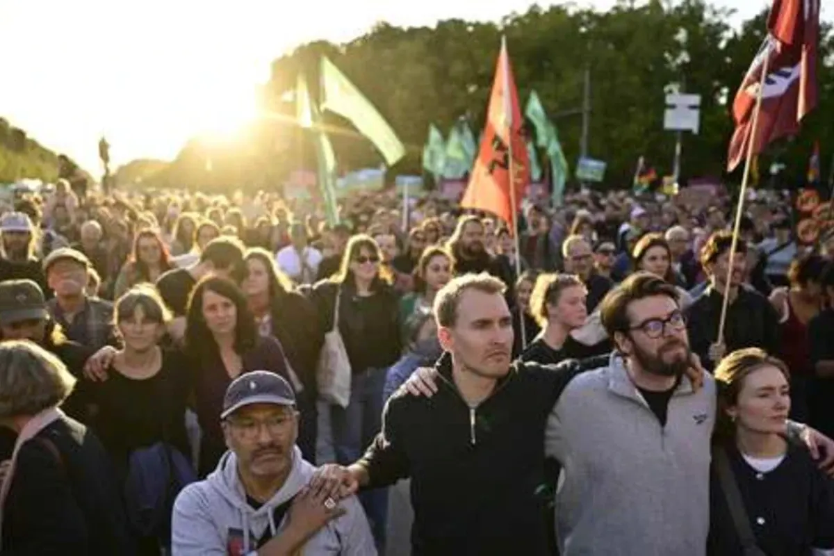 У Берліні тисячі людей протестували проти «Альтернативи для Німеччини»