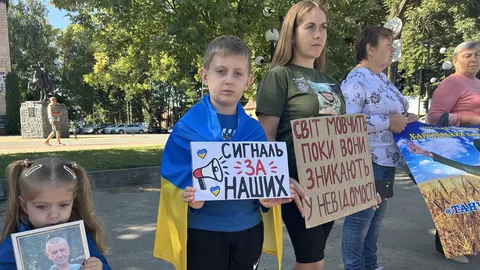 У Монастирищі родини зниклих безвісти й полонених провели акцію «Наші ще не вдома»