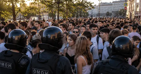 Протести у Москві через недопуск "Яблока" до виборів: силовики погрожу