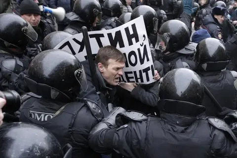 Росіяни не готові протестувати проти війни навіть через кризу