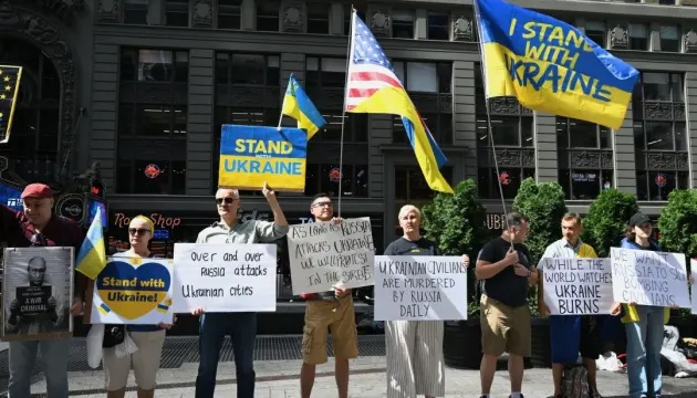 У Нью-Йорку на Таймс-сквер відбулася акція через російські удари по Києву