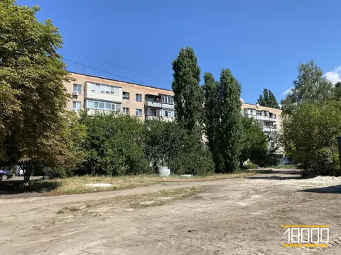 У Черкасах вимагають зупинити будівництво ТЦ через вирубку дерев