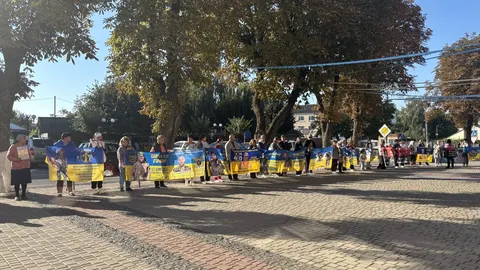 У Крижополі родини безвісти зниклих військових провели акцію та зняли чотири пор