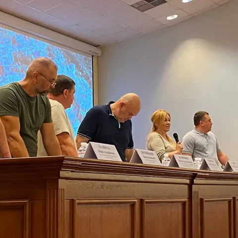 У Києві на два тижні призупинили роботи з прокладання тепломережі на Теремках