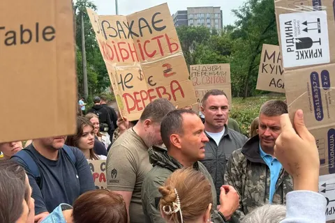 Громадські слухання щодо вирубки дерев на Теремках призначили на 11 серпня