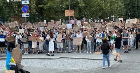 Десятий день протестів через відставку Федорова: вимагають повернення на посаду