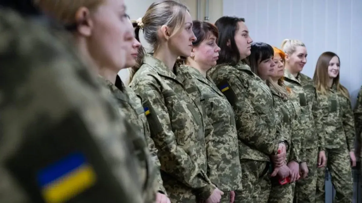 На сайті Кабміну зареєстрували петицію про мобілізацію жінок без дітей