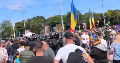 Президент Румунії засудив насильство під час протестів фермерів у Бухаресті