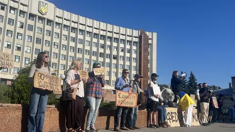 В Івано-Франківську протестують проти звільнення Федорова з посади міністра обор