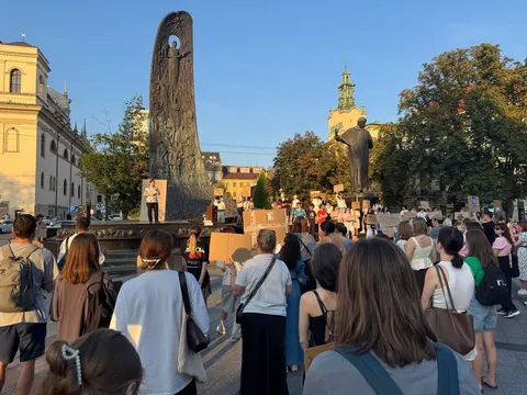 У Львові в 18-те вийшли на мітинг через кадрове рішення у Міноборони