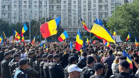 У Бухаресті протест фермерів переріс у сутички із жандармами: застосовано сльозо