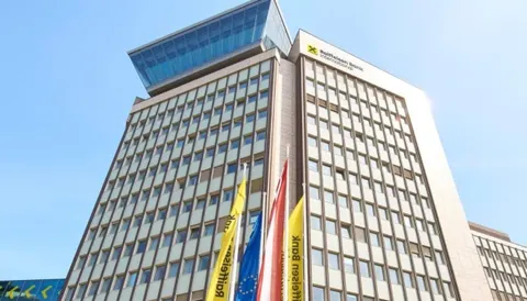 Акції Raiffeisen впали на 8,2% через звіт про обхід санкцій на $1,19 млрд