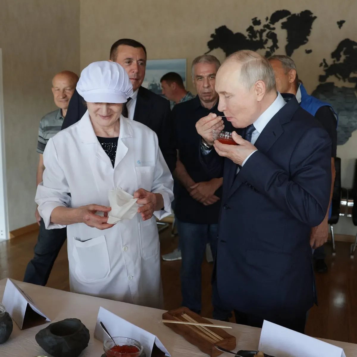 Японія протестує через візит путіна на спірний острів Ітуруп