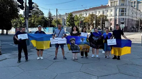 У Дніпрі щосуботи вшановують полеглих Захисників «Хвилиною мовчання»