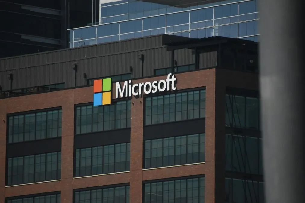 Microsoft зробила мільярдерами: хто і скільки заробив на акціях