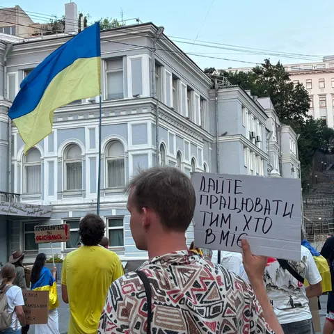У Києві тривають протести за повернення Федорова на посаду міністра оборони
